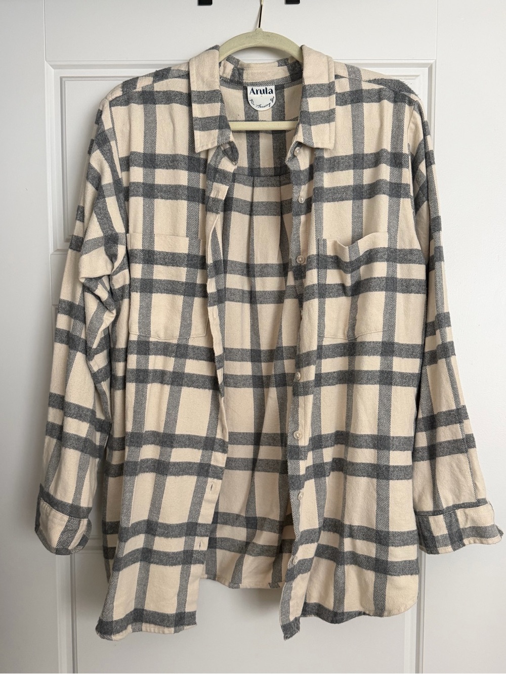 ARULA Beige and Gray Plaid Button-Front Shacket